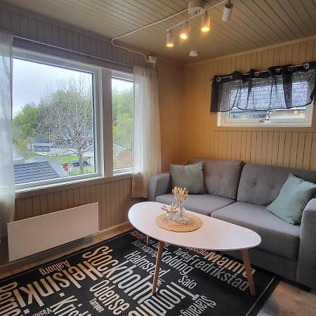 Koselig Studioleilighet I Svolvaer - Lofoten Ved Svolvaergeita, Djevelporten Bagian luar foto