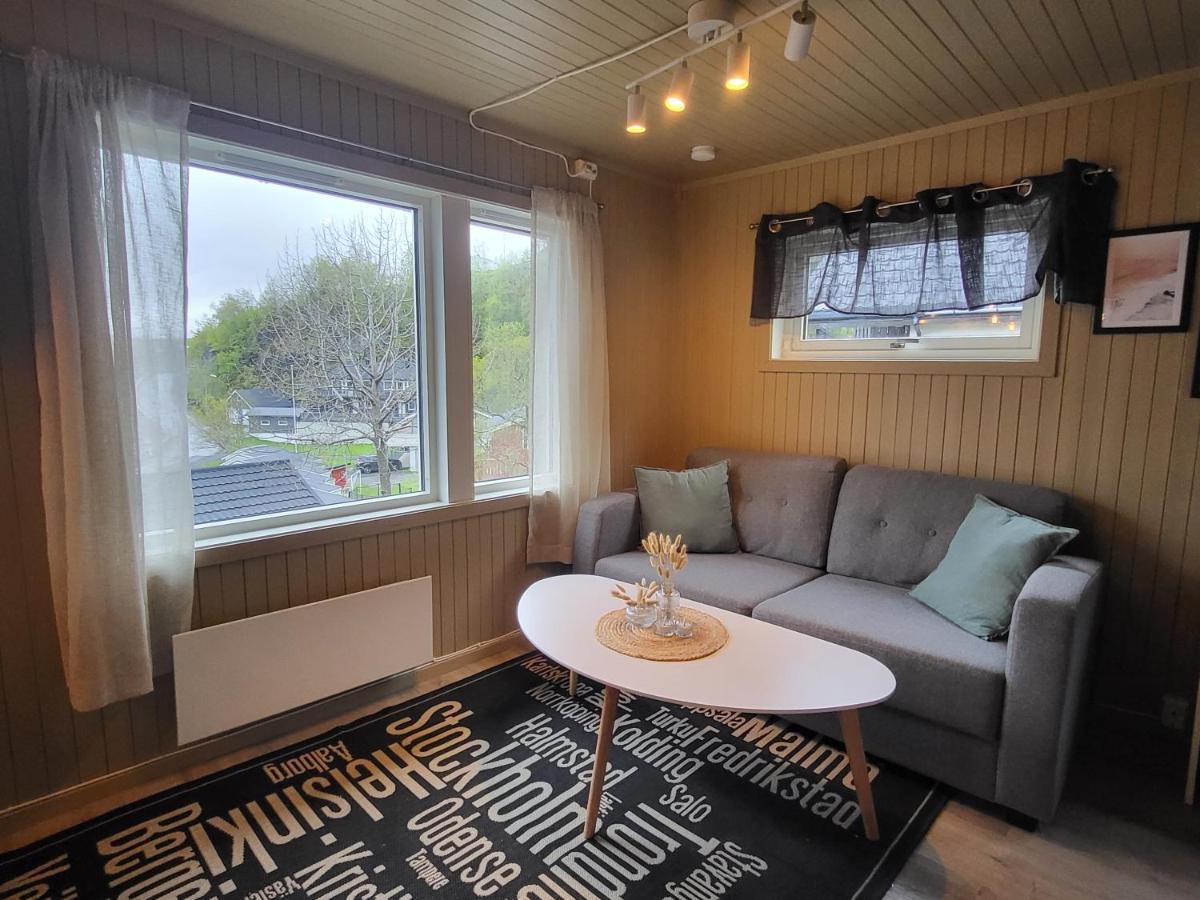 Koselig Studioleilighet I Svolvaer - Lofoten Ved Svolvaergeita, Djevelporten Bagian luar foto
