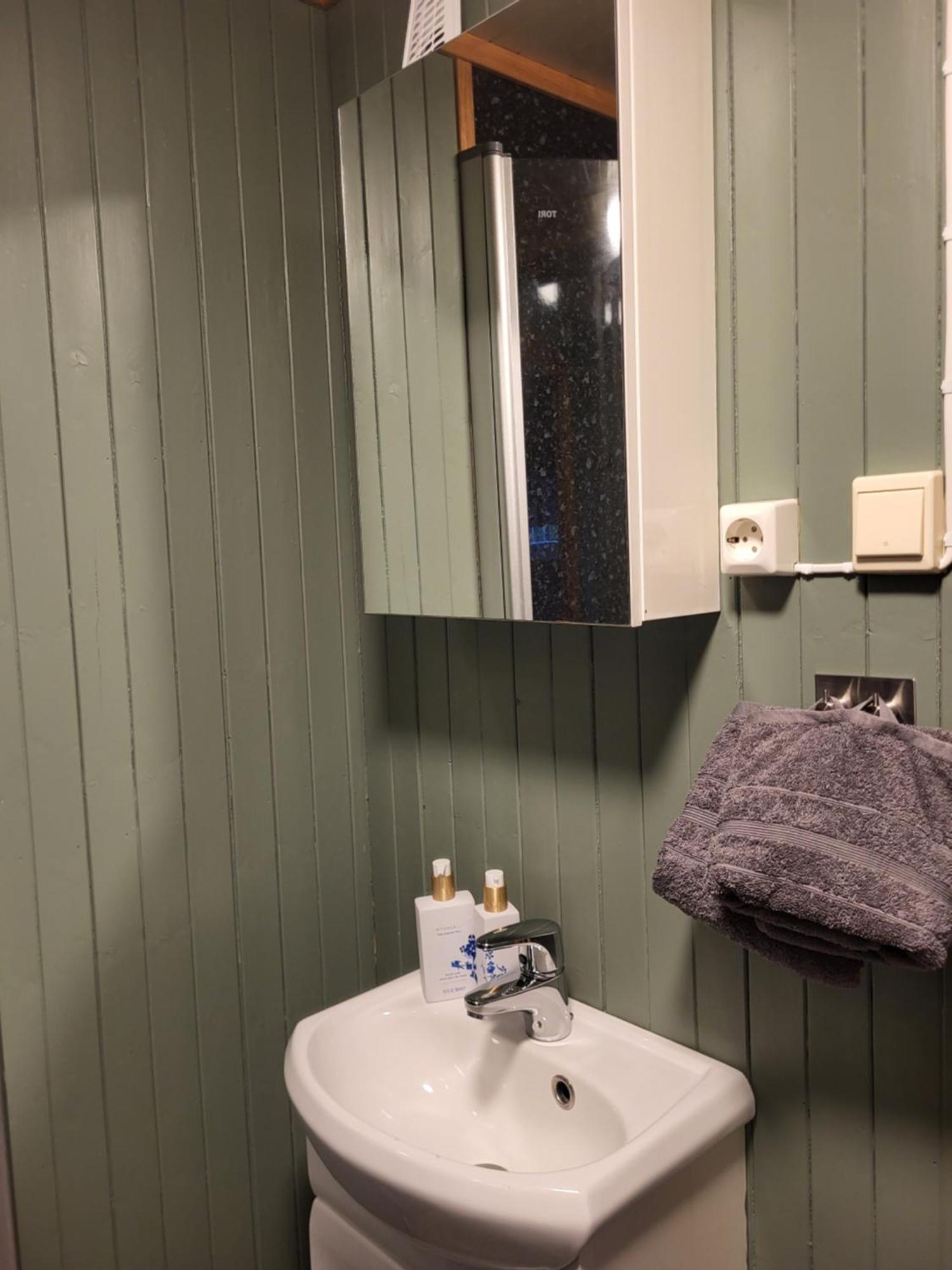 Koselig Studioleilighet I Svolvaer - Lofoten Ved Svolvaergeita, Djevelporten Bagian luar foto